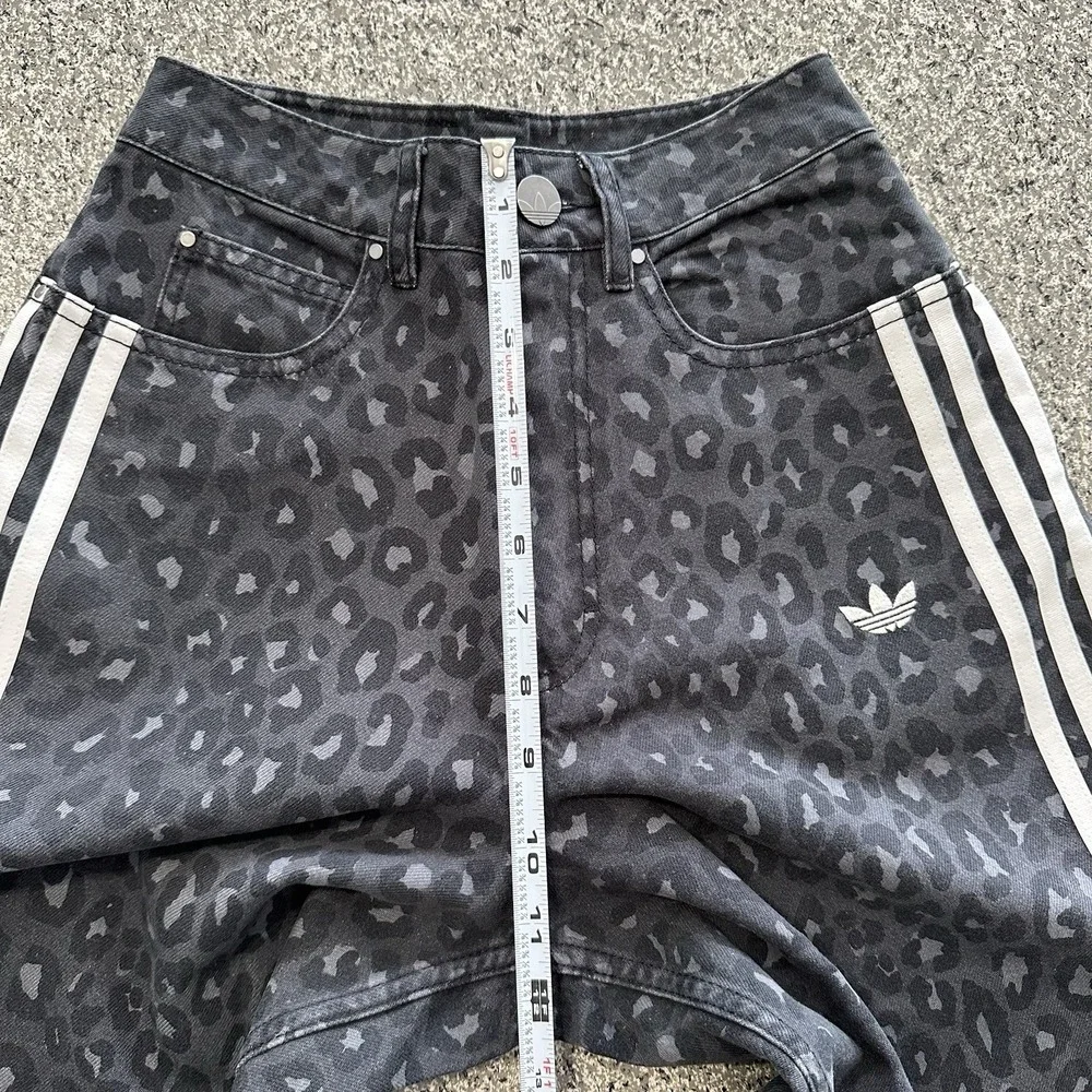Adidas Baggy Shorts Womens 23 Denim Bermuda Animal Print 90's Skater 18